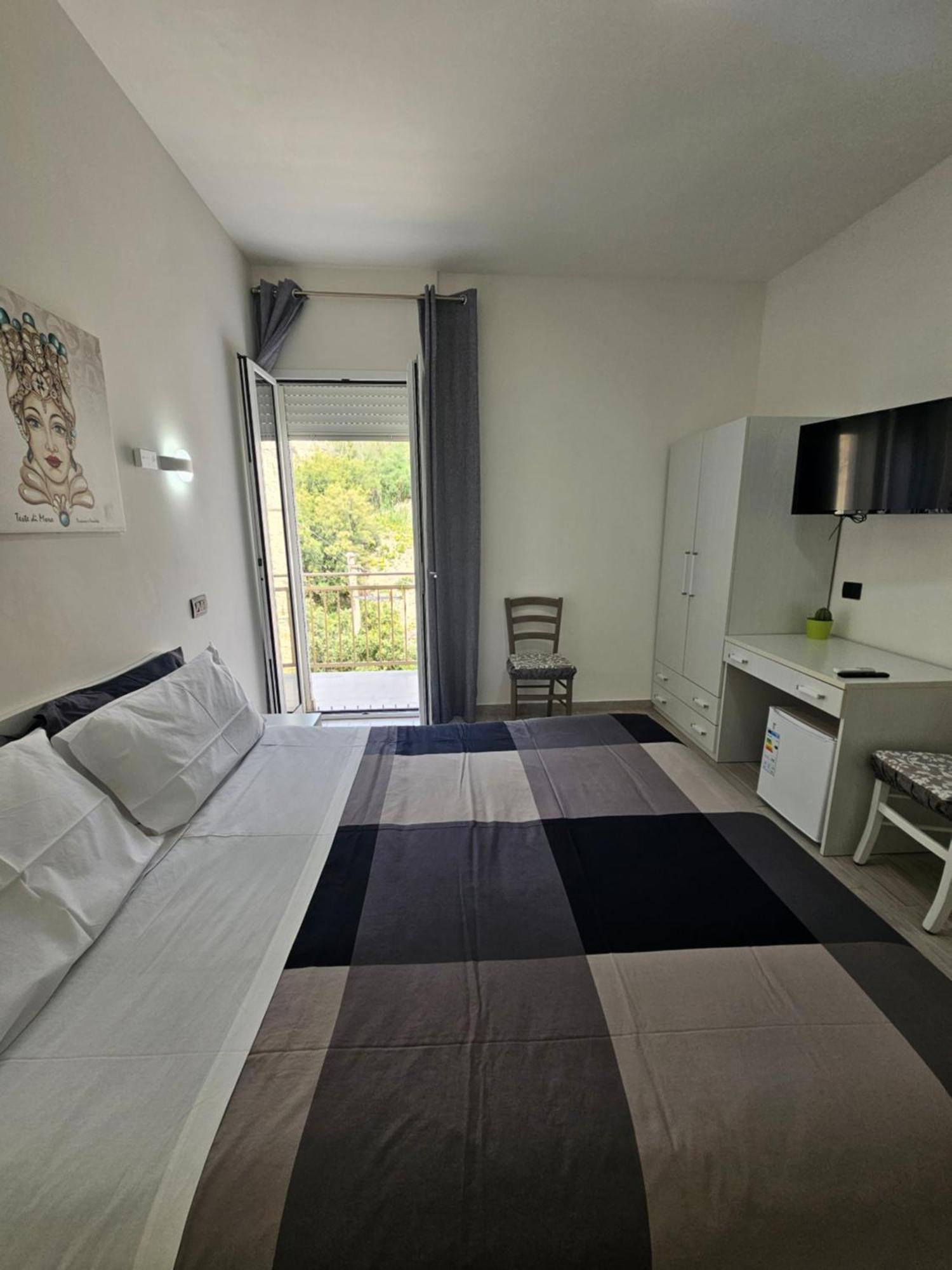 Hotel FronteMare Locazione Turistica Porto Empedocle Esterno foto